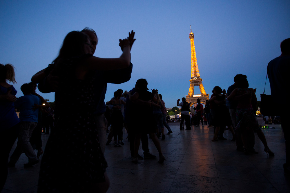 Effiel Tower Paris Dancing